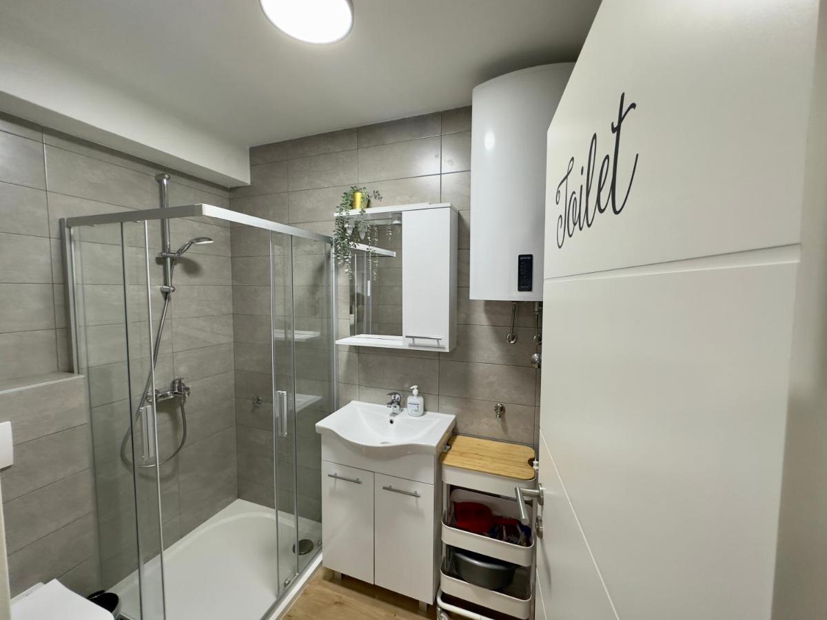 Matek Family & Studio Apartment Rovanjska Exterior foto