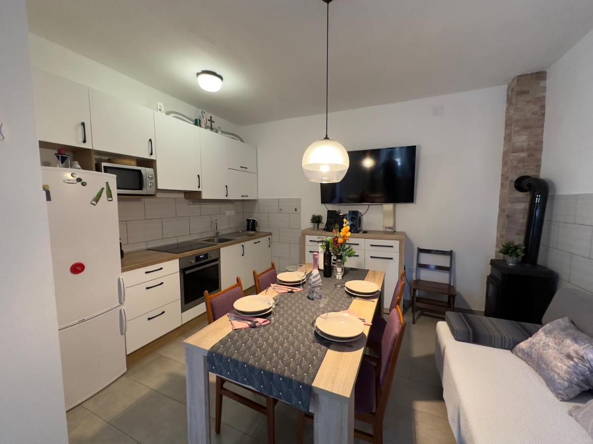 Matek Family & Studio Apartment Rovanjska Exterior foto